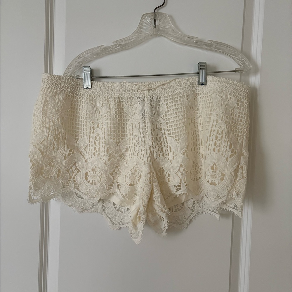 NEW Express Ivory Lace Shorts size large lined